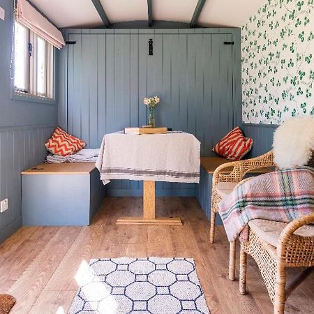Old King William Shepherd Huts And Private Hot Tubs In North Norfolk Hunworth Екстер'єр фото