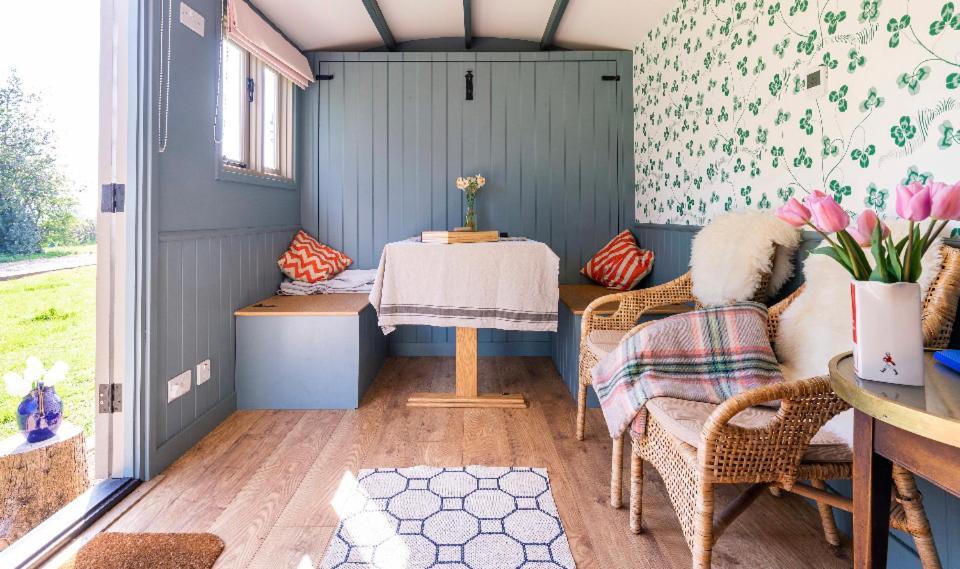Old King William Shepherd Huts And Private Hot Tubs In North Norfolk Hunworth Екстер'єр фото