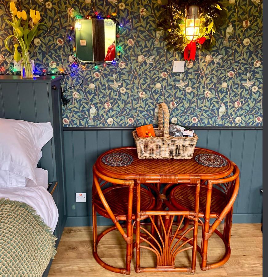 Old King William Shepherd Huts And Private Hot Tubs In North Norfolk Hunworth Екстер'єр фото