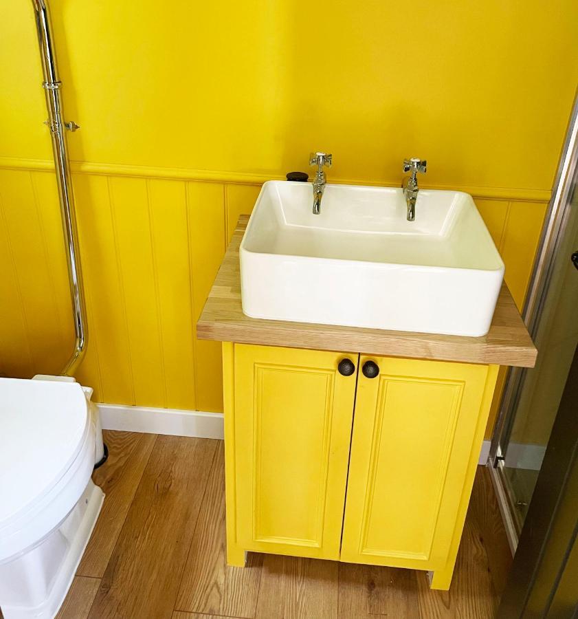 Old King William Shepherd Huts And Private Hot Tubs In North Norfolk Hunworth Екстер'єр фото