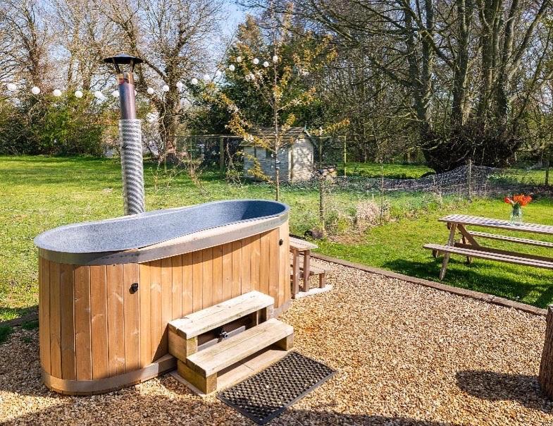 Old King William Shepherd Huts And Private Hot Tubs In North Norfolk Hunworth Екстер'єр фото
