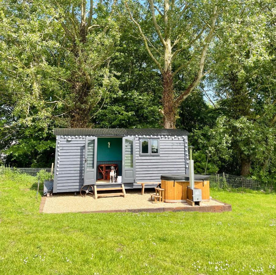 Old King William Shepherd Huts And Private Hot Tubs In North Norfolk Hunworth Екстер'єр фото