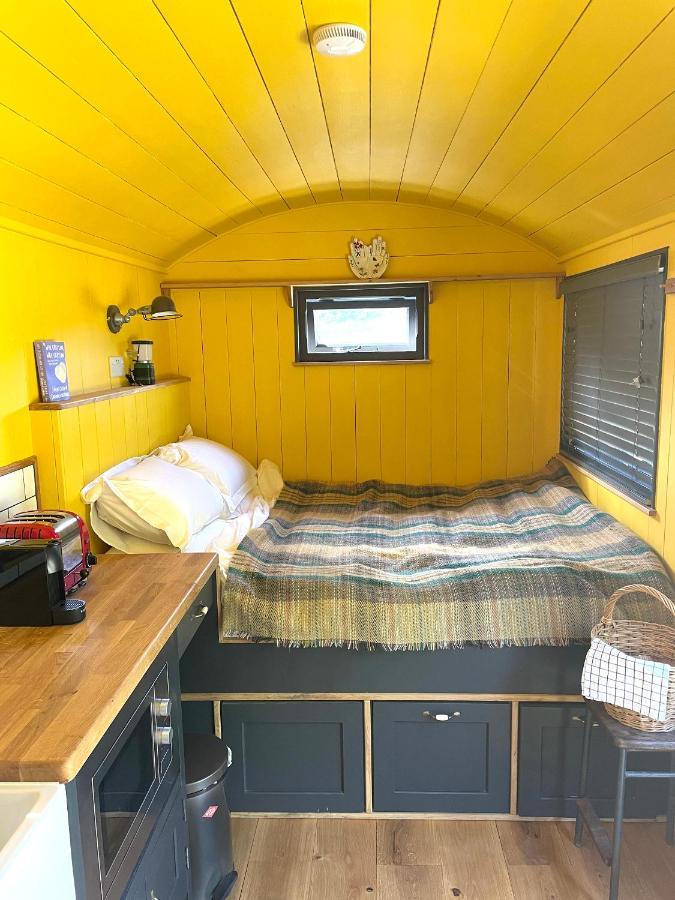 Old King William Shepherd Huts And Private Hot Tubs In North Norfolk Hunworth Екстер'єр фото